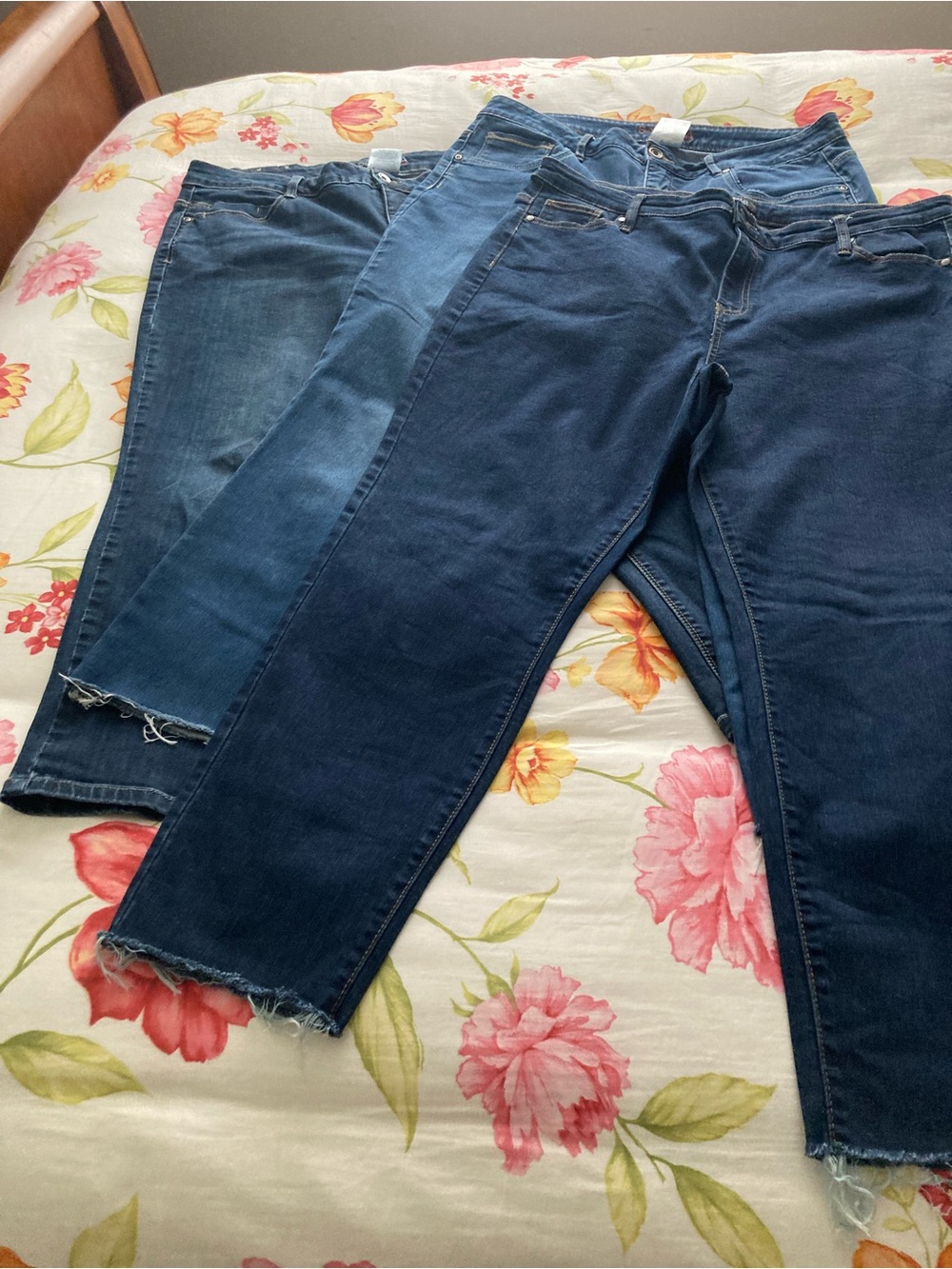 SPECIAL 3 pairs of jeans for $30.00 YES 2 Santana 1 Buffalo